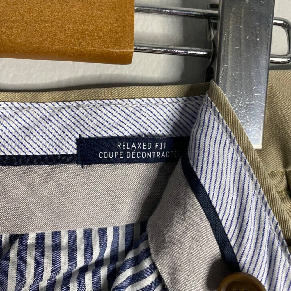 Gap Khaki Men's Tailored Relaxed Fit Pants - Picture 8 of 11